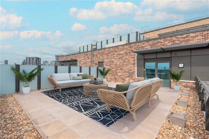 3 Bedroom Apartment To Rent In Heartwell Avenue, London, E16