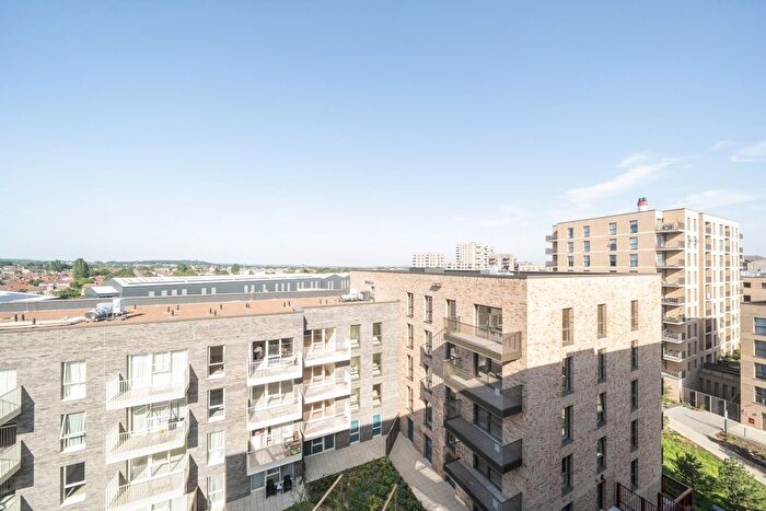 1 Bedroom Flat To Rent In Donovan Way, Harrow, HA1