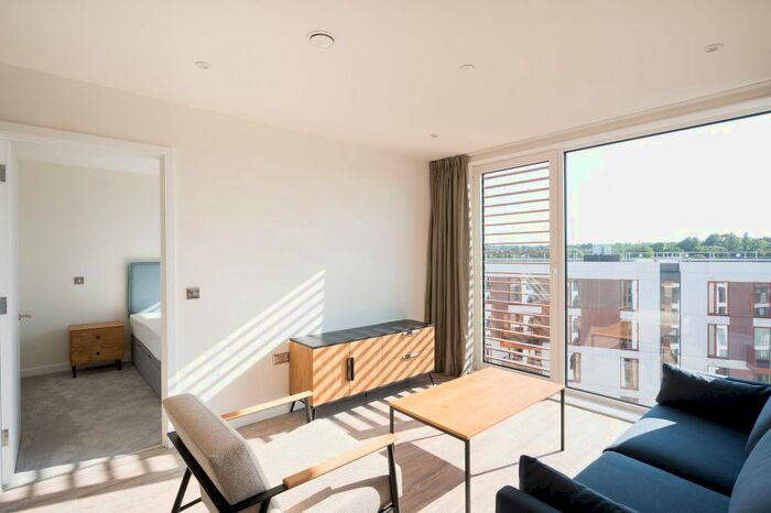 4 Bedroom Flat To Rent In Apartment, The Kell, Gillingham Gate Road, ME4
