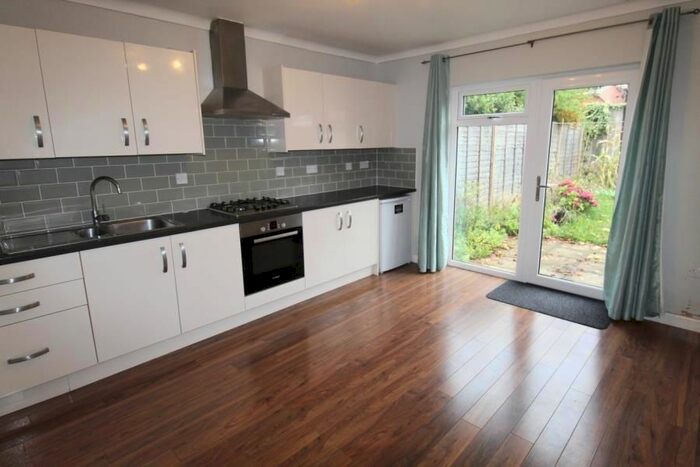 3 Bedroom Semi-Detached House To Rent In Langdale Avenue, Headingley, Leeds, LS6