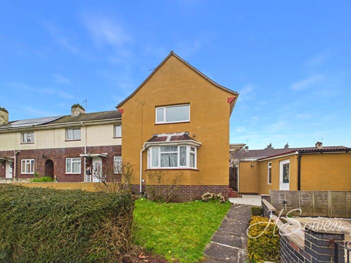 3 Bedroom End Terrace House For Sale In West Pafford Avenue, Torquay, TQ2