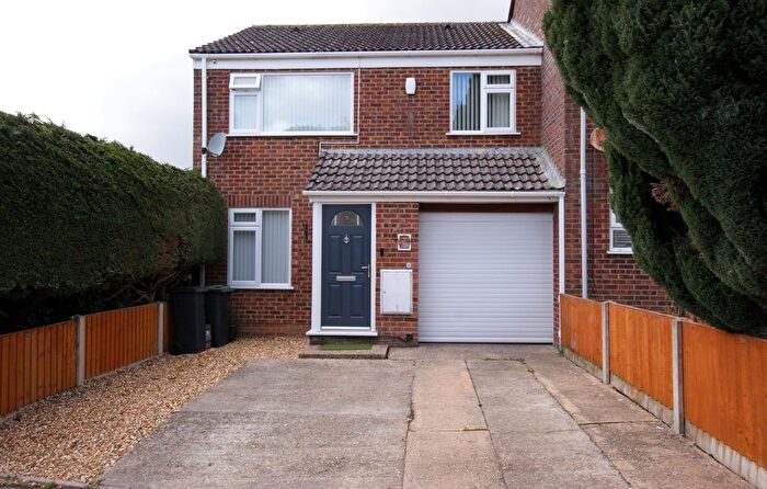 3 Bedroom End Of Terrace House For Sale In Coventry Close, Corfe Mullen, Wimborne, Dorset, BH21