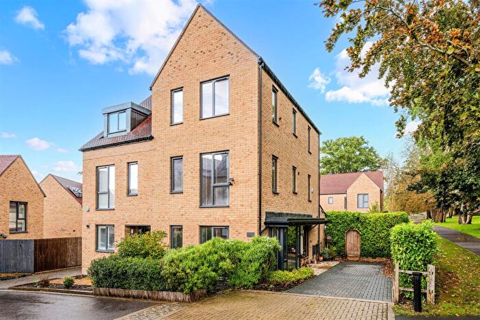 4 Bedroom Semi-Detached House For Sale In Courage Close, Coulsdon, CR5
