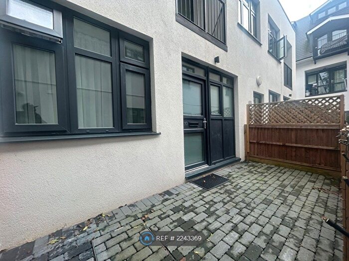 1 Bedroom Flat To Rent In Wadham Gardens, Greenford, UB6