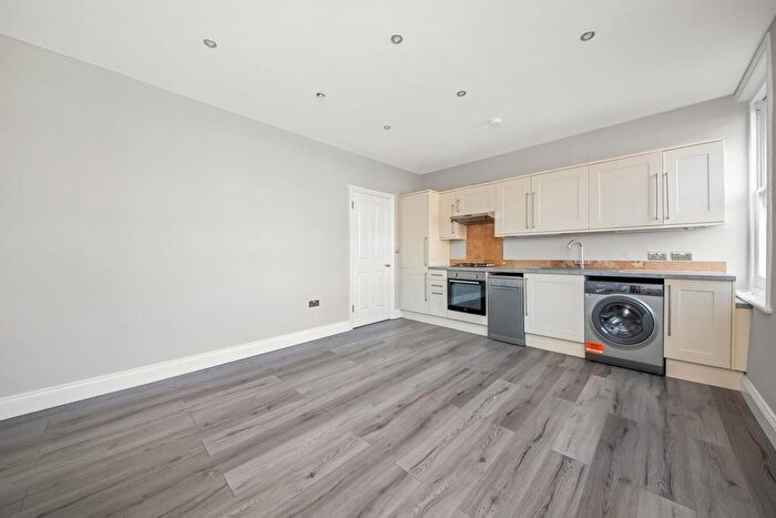 2 Bedroom Flat For Sale In Honor Oak Park, Forest Hill, SE23