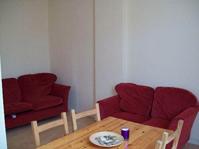 2 Bedroom Flat To Rent In Exeter House, Selly Oak, Birmingham, West Midlands, B29