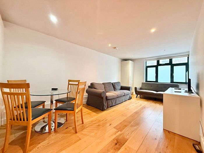 1 Bedroom Apartment To Rent In Buckhurst Street, E1