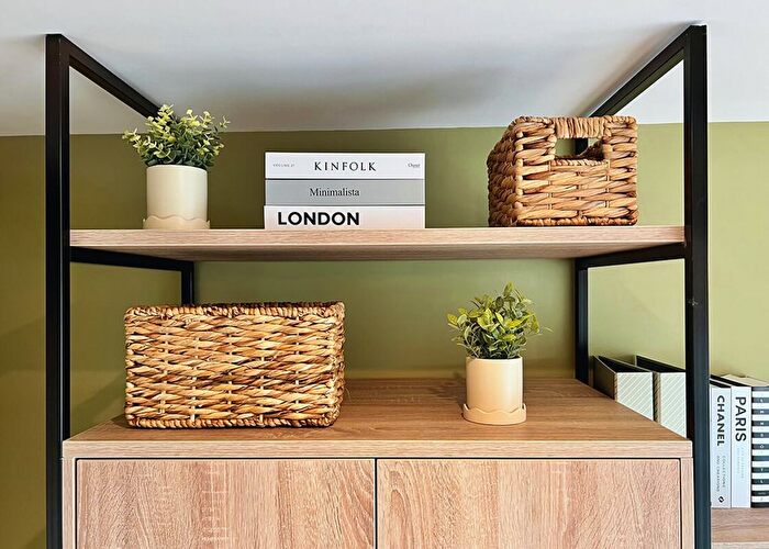 Studio To Rent In Avonmouth Street, London, SE1