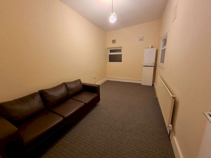 1 Bedroom Flat To Rent In Charlton Church Lane, Charlton, London SE7