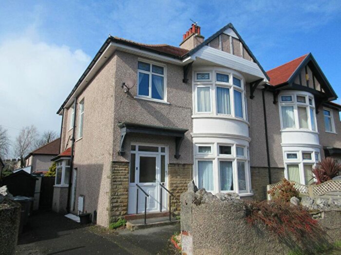 2 Bedroom Flat To Rent In First Floor Flat, Victoria Parade, Morecambe, LA4