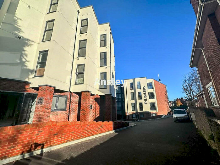 2 Bedroom Flat To Rent In Portswood Road, Southampton, SO17