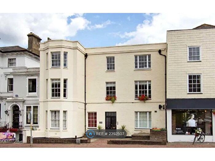 2 Bedroom Flat To Rent In The Pantiles, Tunbridge Wells, TN2