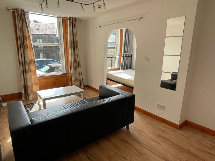 1 Bedroom Flat To Rent In Savile Park Road, Halifax, HX1