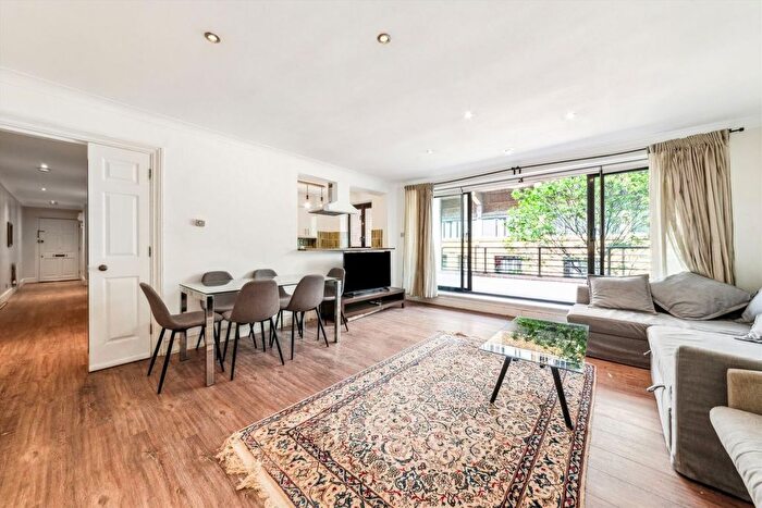 2 Bedroom Flat To Rent In Pembroke Road, Kensington, W8