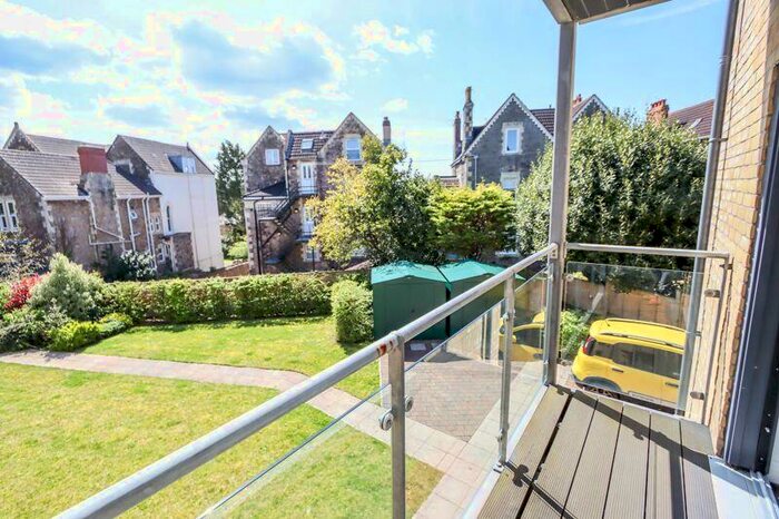 2 Bedroom Flat To Rent In Albert Road, Clevedon, BS21