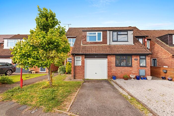 3 Bedroom End Terrace House To Rent In Grenville Way, Thame, OX9