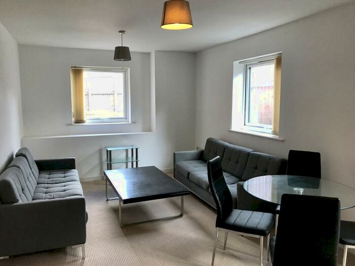 3 Bedroom Apartment To Rent In Delta Point, Salford, M3