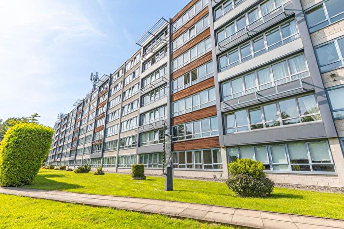 2 Bedroom Flat For Sale In Ingledew Court, Alwoodley, Leeds, LS17