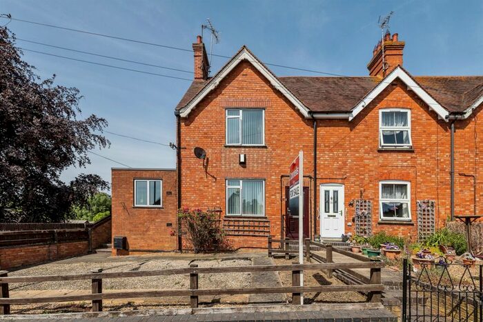 3 Bedroom Property To Rent In Bourton Road, Buckingham, MK18