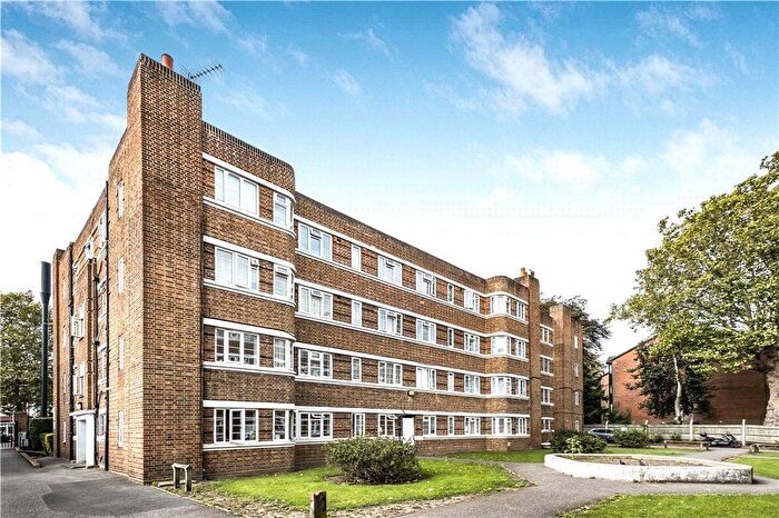 2 Bedroom Flat To Rent In Warwick Gardens, London Road, Thornton Heath, CR7