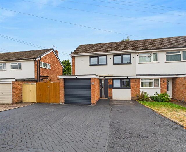 4 Bedroom Semi-Detached House For Sale In Jolyffe Park Road, Stratford-Upon-Avon, CV37