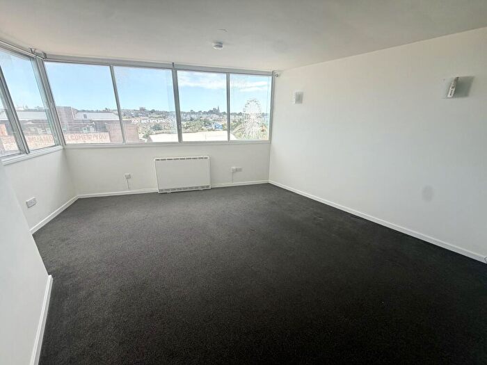 2 Bedroom Flat To Rent In Arlington House, Margate, CT9