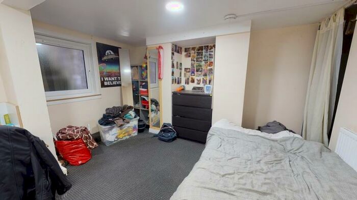 6 Bedroom Terraced House To Rent In Harold Terrace, Hyde Park, Leeds, LS6