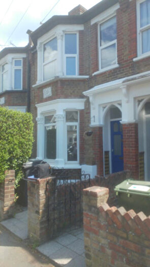 2 Bedroom Apartment To Rent In Cavendish Road, London, E4