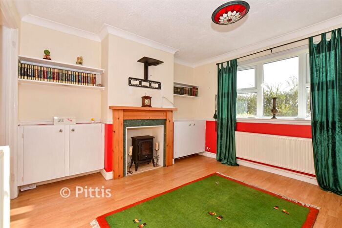 3 Bedroom Semi-Detached House For Sale In Clayton Road, Freshwater, Isle Of Wight, PO40
