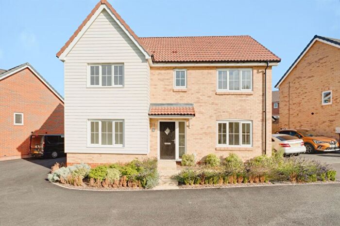4 Bedroom Detached House For Sale In Pinewood Grange, Stowmarket, IP14