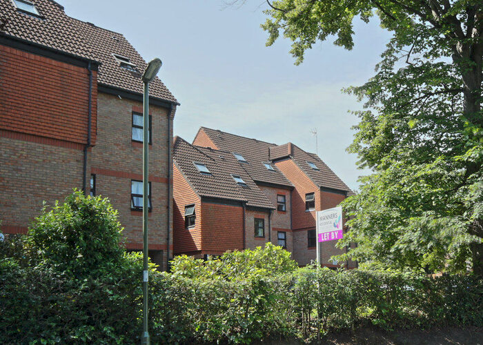 1 Bedroom Flat To Rent In Mount Hermon Road, Woking, GU22