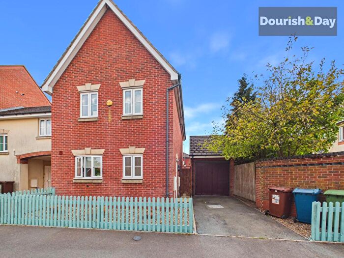 3 Bedroom Link Detached House For Sale In Swansmoor Drive, Hixon, ST18