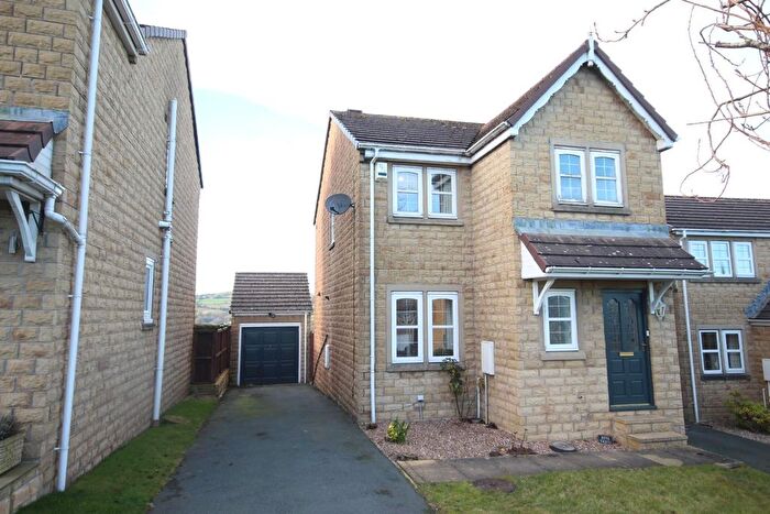 3 Bedroom Detached House To Rent In Highfell Rise, Keighley, BD22