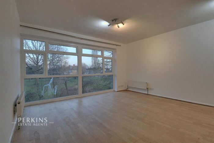 2 Bedroom Flat To Rent In Greenford, UB6