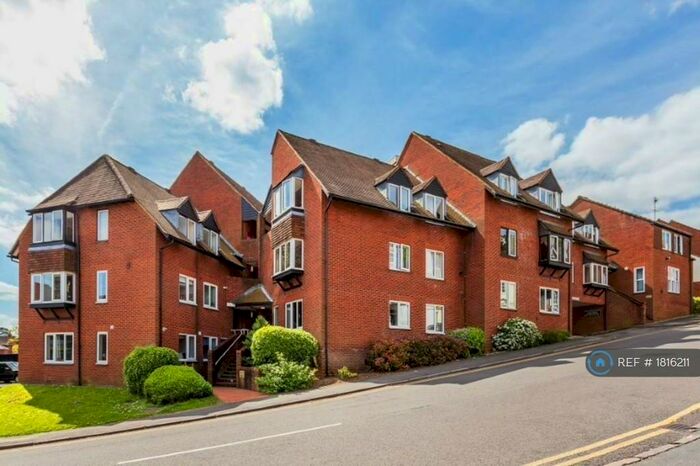 1 Bedroom Flat To Rent In The Mount, Guildford, GU2