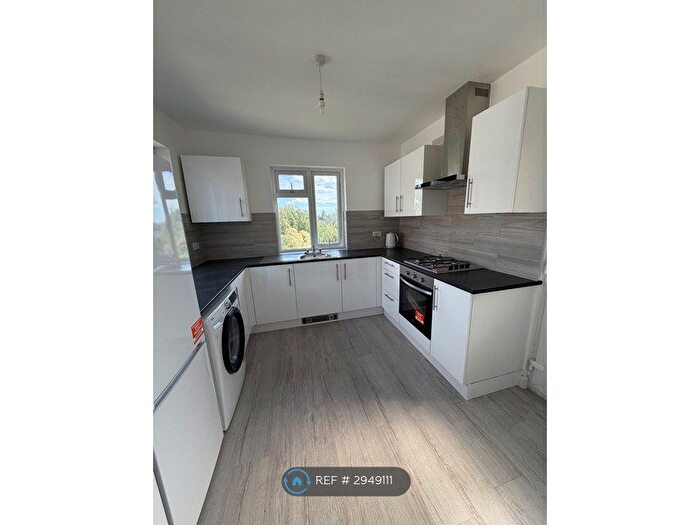2 Bedroom Maisonette To Rent In Locket Road, Harrow, HA3
