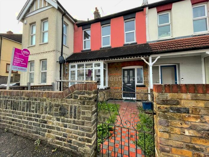 3 Bedroom House To Rent In Shakespeare Drive, Westcliff On Sea, SS0