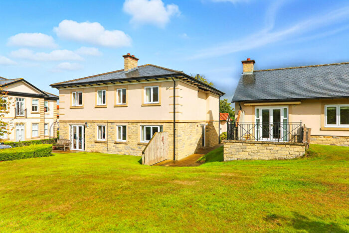 2 Bedroom Apartment For Sale In Hollins Hall, Harrogate, HG3