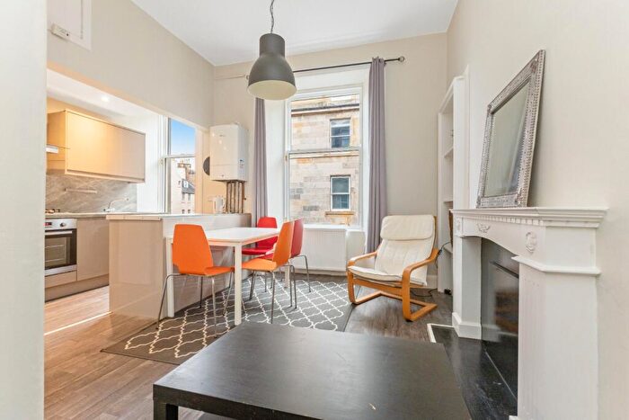 4 Bedroom Flat To Rent In Hope Park Crescent, Meadows, Edinburgh, EH8