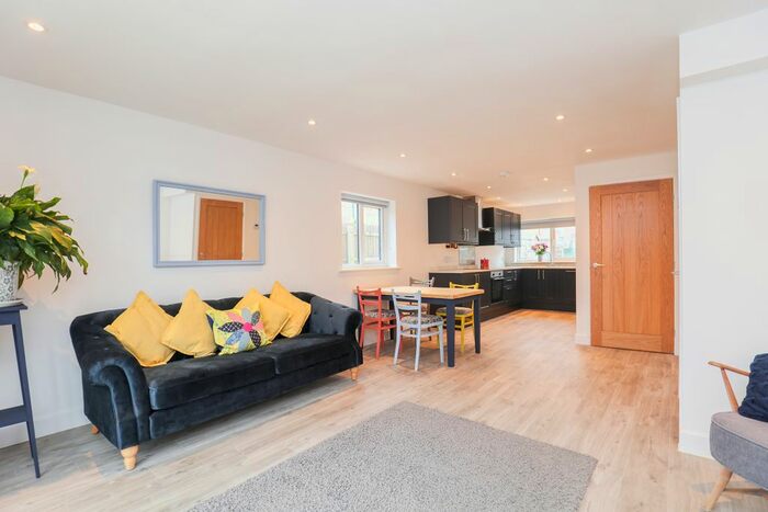 3 Bedroom Semi-Detached House To Rent In Shrewsbury Mews, Shrewsbury Street, Glossop, SK13