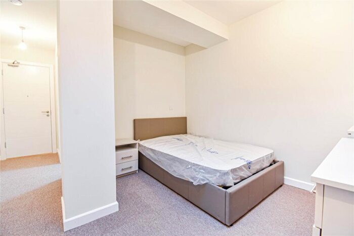 1 Bedroom Penthouse To Rent In Phoenix Gate, London Road, Newbury, Berkshire, RG14