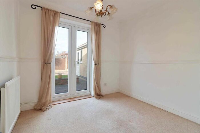 2 Bedroom Bungalow To Rent In Horsehead Lane, Bolsover, S44