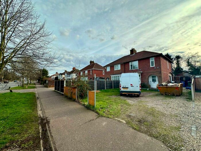 3 Bedroom Town House To Rent In Dereham Road, Norwich, NR5