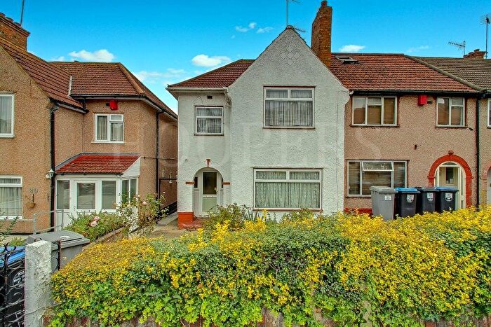 3 Bedroom End Of Terrace House For Sale In Nutfield Road, London, NW2