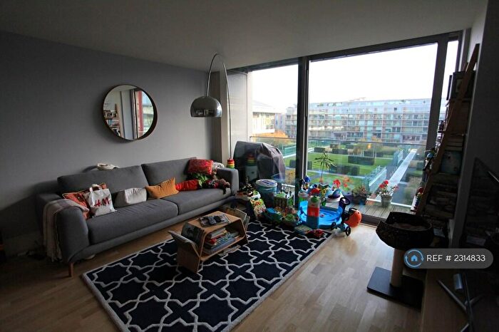 2 Bedroom Flat To Rent In Highbury Stadium Square, London, N5