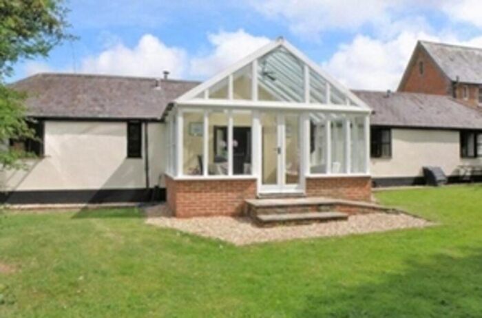3 Bedroom Barn Conversion To Rent In Pond Cottage, SP7