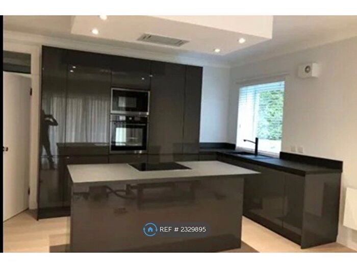 2 Bedroom Flat To Rent In Bearsden, Glasgow, G61