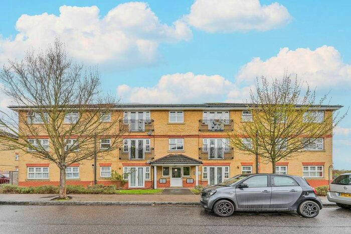 2 Bedroom Flat To Rent In Osier Crescent, London, Qz, Muswell Hill, London, N10