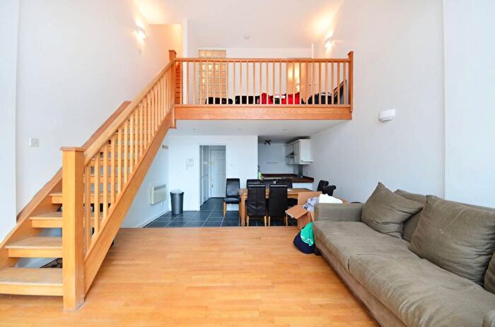 2 Bedroom Flat To Rent In City Road, Clerkenwell, London, EC1V