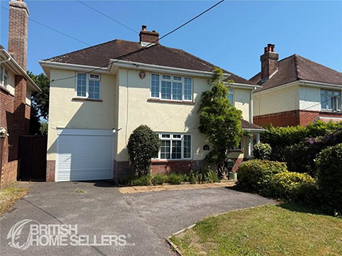 4 Bedroom Detached House For Sale In Barton Court Avenue, Barton On Sea, New Milton, Hampshire, BH25